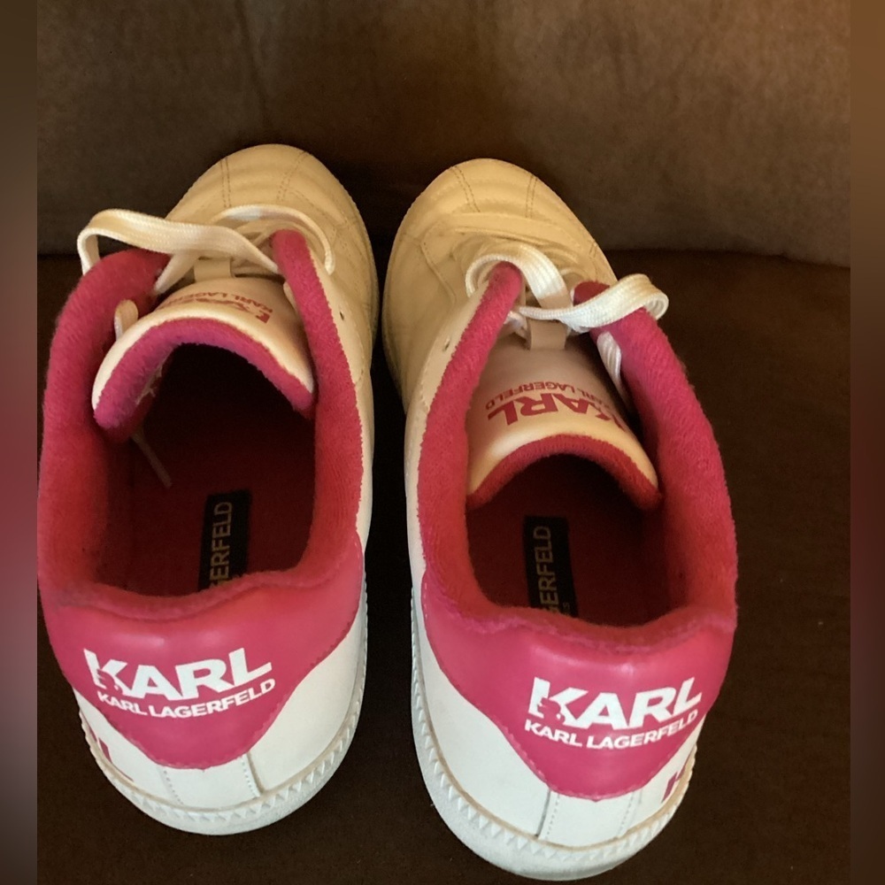 Karl Lagerfeld Paris
Unisex LILY KARL SNEAKER
SZ 7.5
BT2 - Picture 6 of 8